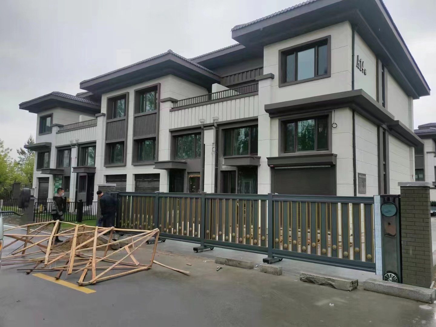 上海市伸缩门电话